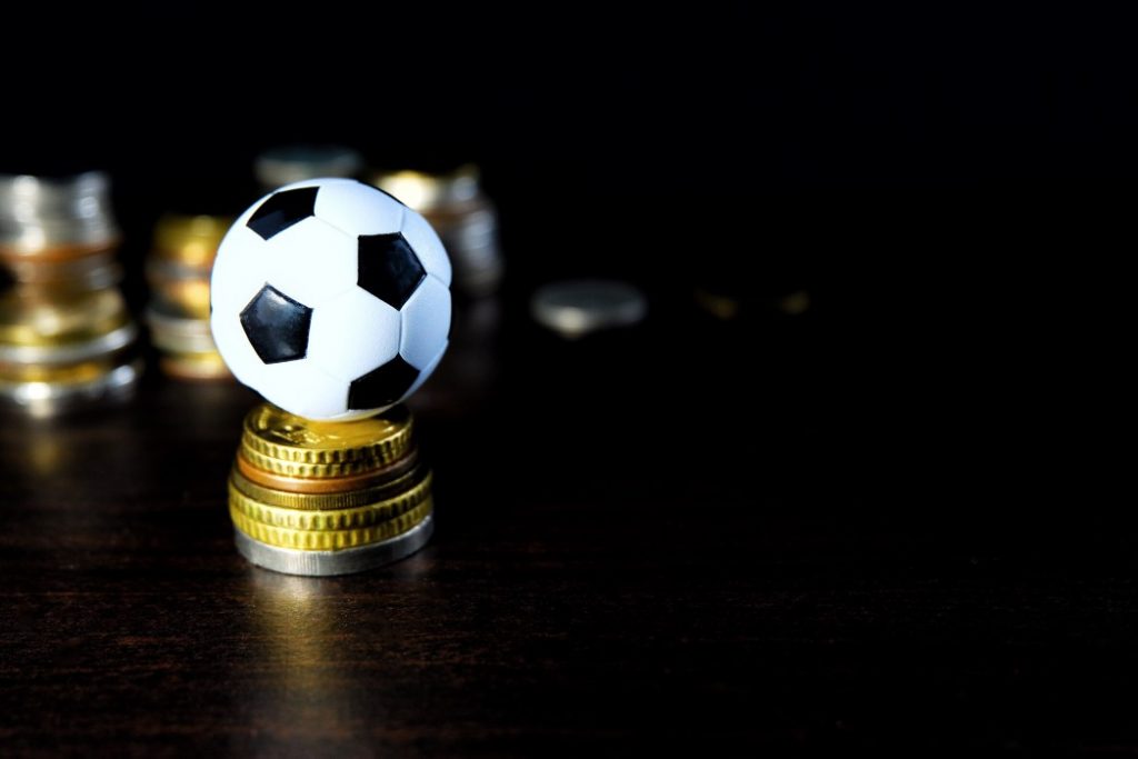 clube empresa no brasil - Bola com moedas
